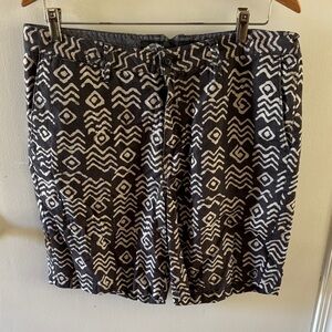 Vans Black & White Aztec Print Shorts, Size 34